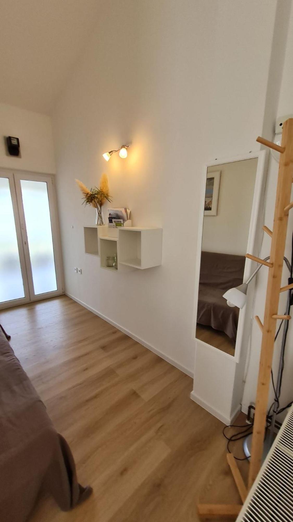 Apartmani Ela Prvić Luka Eksteriør bilde