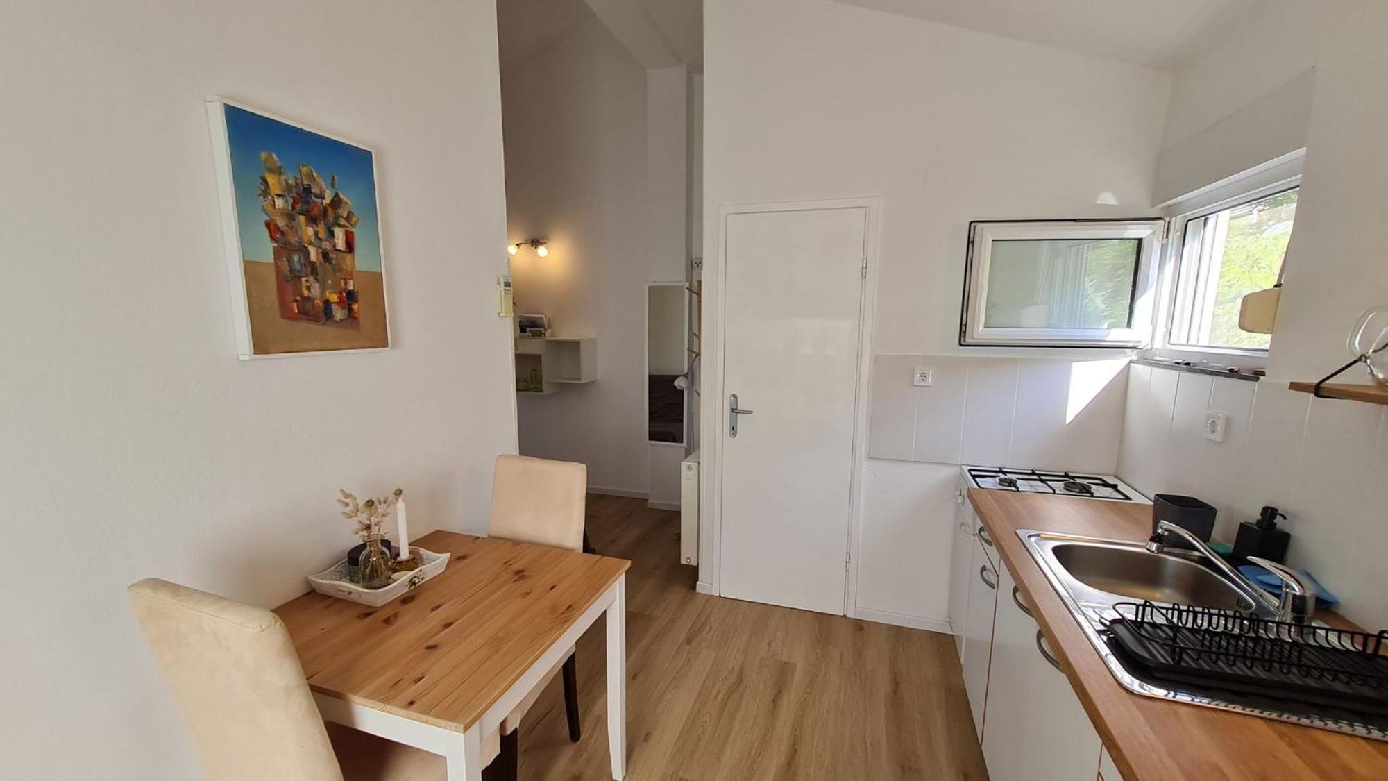 Apartmani Ela Prvić Luka Eksteriør bilde